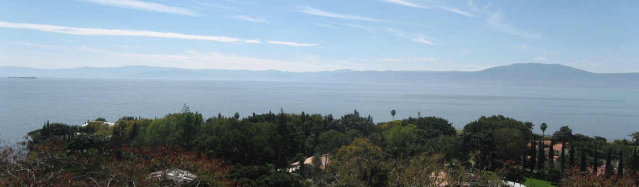 A panoramic view of Lake Chapala